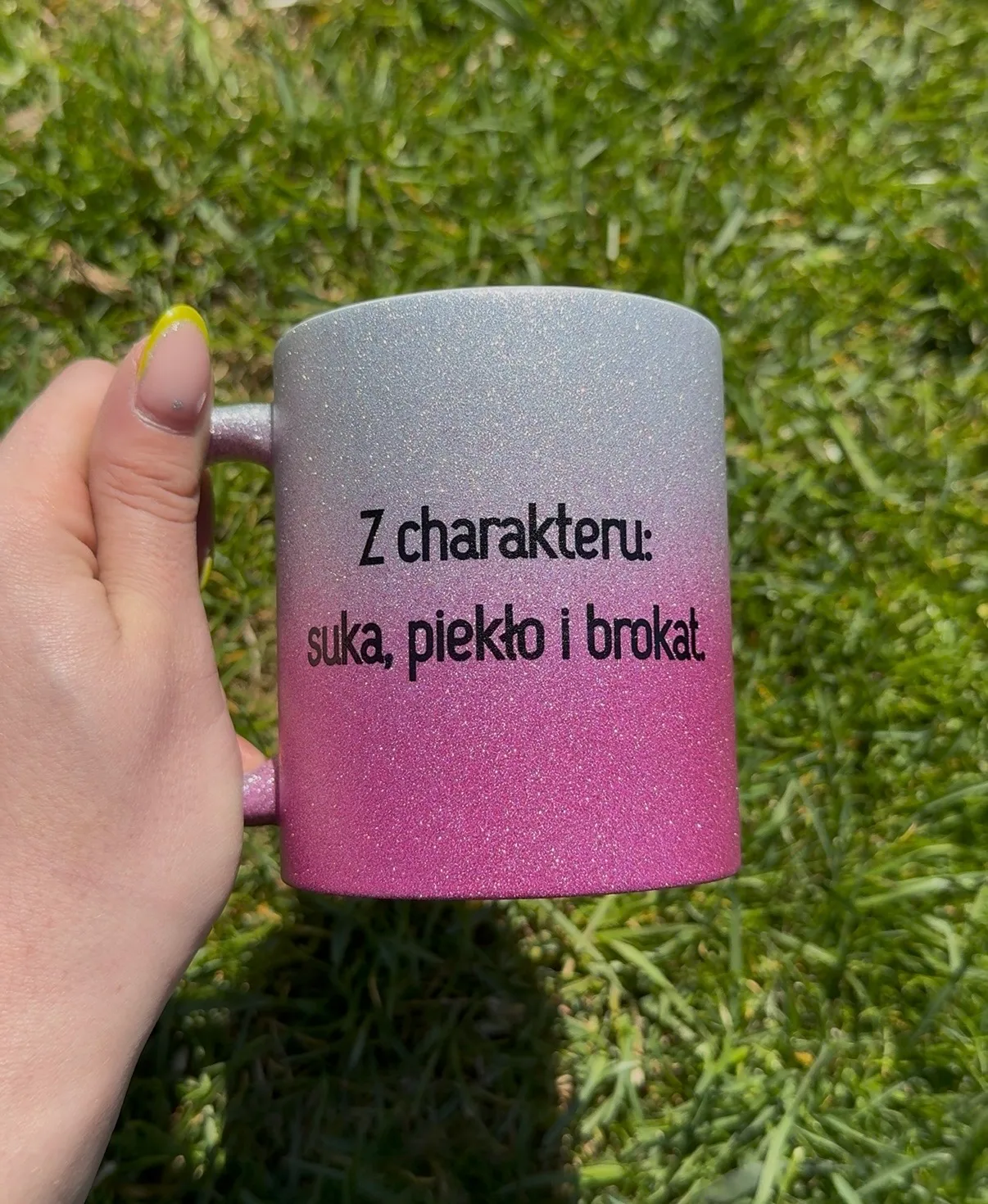 Kubek Z CHARAKTERU SUKA PIEKŁO I BROKAT