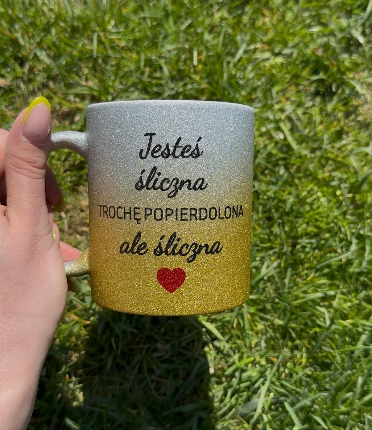 Kubek JESTEŚ ŚLICZNA TROCHĘ POPIERDOLONA ALE ŚLICZNA